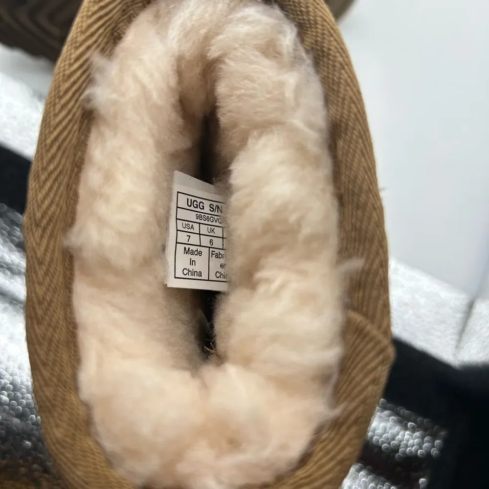 UGG kids classic